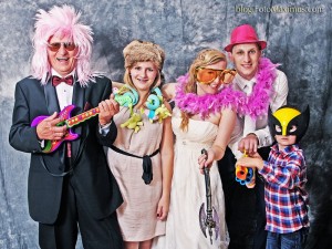 tn_IMG_5711, fotozabawa, zabawa na wesele, śmieszne zdjęcia, zabawa w przebieranie, fotograf Warszawa