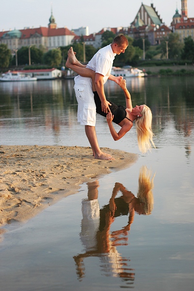 Edyta i Sebastian w gorącej sesji na plaży